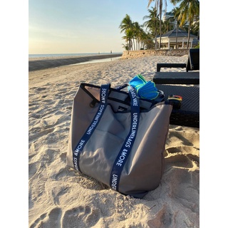 Grey Recycled Nylon Market bag / Tote กระเป๋าผ้าใบใหญ่ ทำจากวัสดุรีไซเคิล กันน้ำ มีน้ำหนักเบา Underlinebags