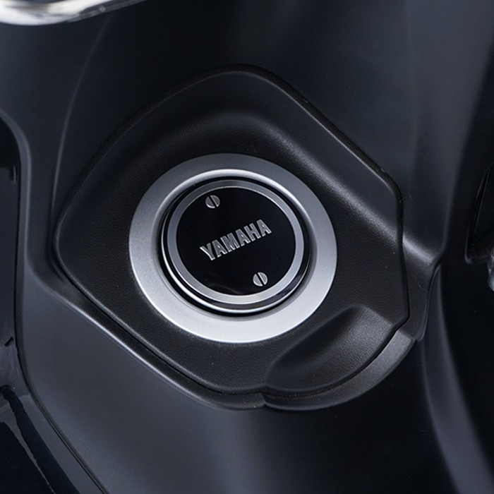 B8BFUELCM3BL ฝาครอบฝาถังน้ำมันสีดำ Grand Filano Hybird Yamaha แท้