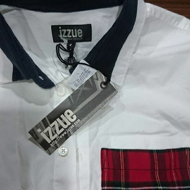 เสื้อเชิ๊ร์ตสีขาวizzue ของแท้