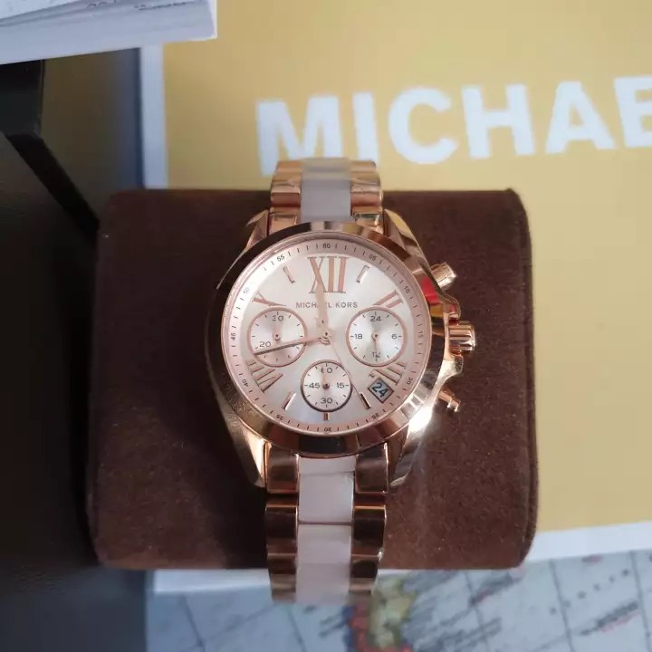 Michael Kors นาฬิกาข้อมือผู้หญิง ดีไซน์ทันสมัย สายสแตนเลสอย่างดี ของแท้ 100 % รับประกัน 1 ปีเต็ม รุ่น MK6066