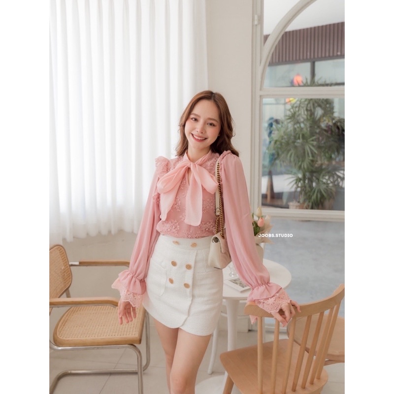 NEW ป้ายห้อย 💕~~ Joobs Studio~~ 💕 Onnie Tweed Skirt สีขาว