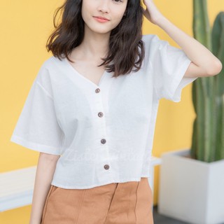 𝟵.𝟵 𝙎𝙐𝙋𝙀𝙍 𝙎𝘼𝙇𝙀  พร้อมส่ง 12 สี ZVA04 Sister top  เสื้อคอวีกระดุมไม้แท้