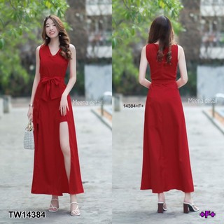 👗Pfashion [ส่งไว!!🚛] P14384 จั๊มสูทสั้นคอวีแต่งผ้ายาวผ่าด้านหน้า V-neck short jumpsuit with long slit at the f