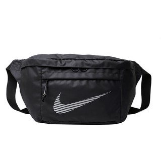 NIKE Messenger Bag กระเป๋าคาดเอวกระเป๋าสะพายกีฬาความจุขนาดใหญ่ BA5751