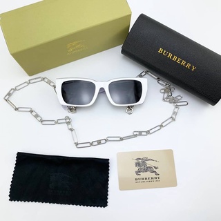 BURBERRY LEATHER B MOTIF RECTANGULAR FRAME SUNGLASSES WITH CHAIN IN WHITE แว่นตากันแดดแบรนด์เบอเบอรี่ เลนส์ทรงตัดเหลี่ยม