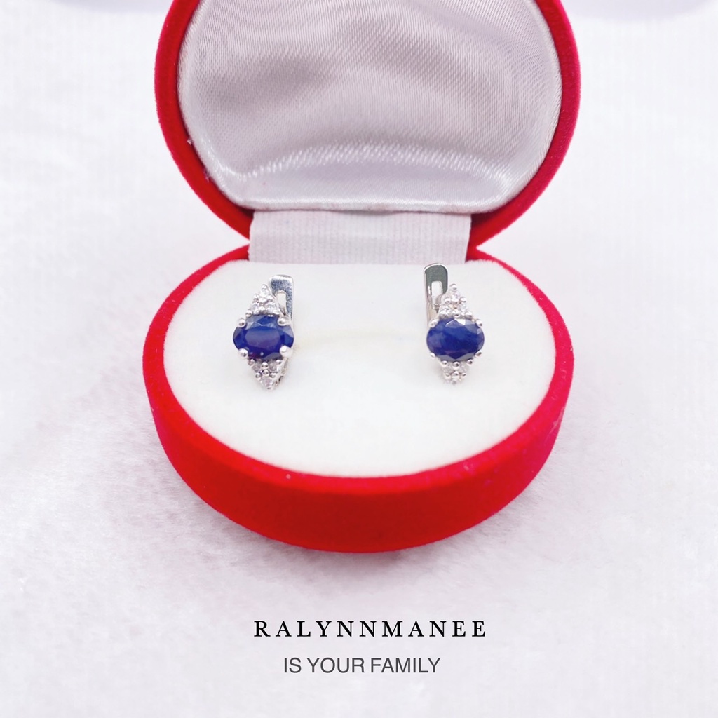 N6424 ต่างหูพลอยไพลินแท้ ( Natural Blue Sapphire ) แบบอิงลิชล็อค ตัวเรือนเงินแท้ 925 ชุบทองคำขาว