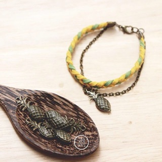 (สั่งทำ 1-2 วัน) Pineapple on summer เชือกหนังชามัวร์ จี้สัปปะรด🍍