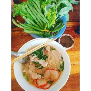ก๋วยเตี๋ยวหมูน้ำใสกึ่งสำเร็จรูปน้ำชุปอร่อย เส้นเหนียวนุ่ม