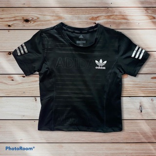 เสื้อคอกลมผู้หญิง เสื้อผู้หญิงยี่ห้อ adidas เสื้อผู้หญิงเสื้อออกกำลังกาย.