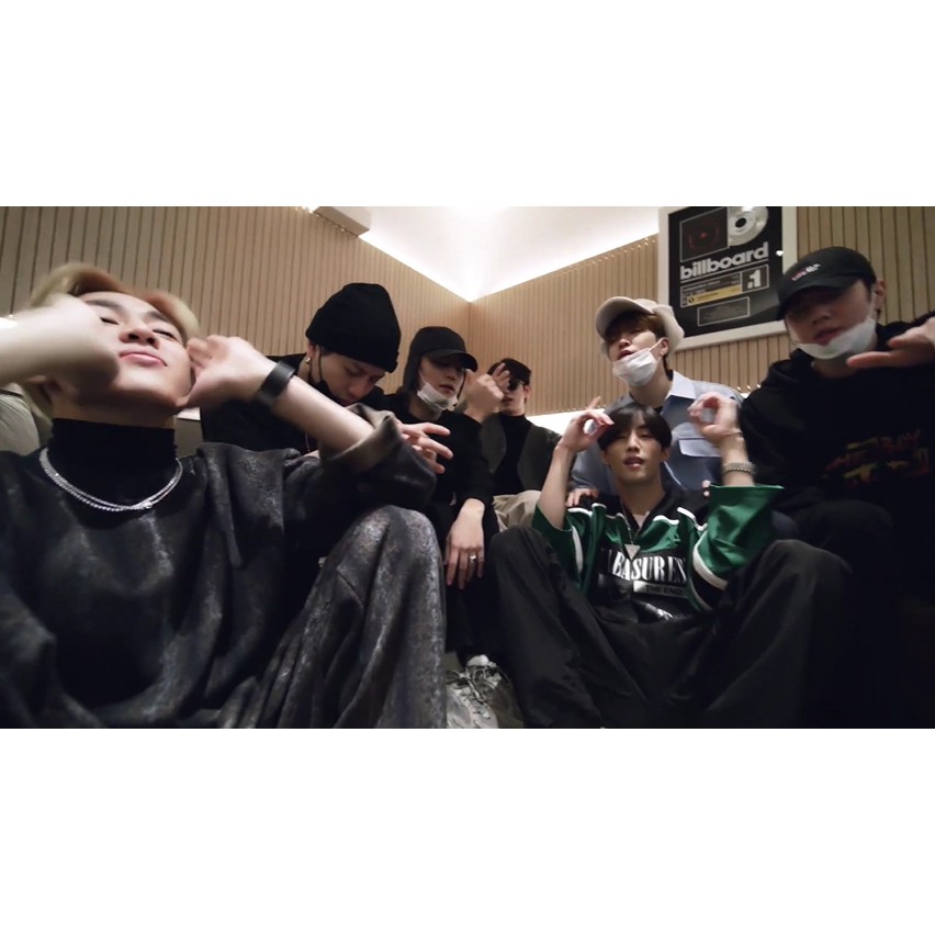 ชุดชัคกี้​ ชุดตุ๊กตา​ got7​ chukky เซตencore