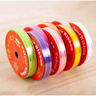 ริบบิ้น ห่อของขวัญ ริบบิ้นพับเหรียญ ขอบทอง 1 ม้วน (สุ่มสี)