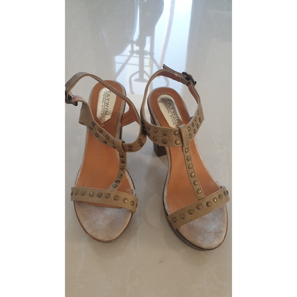 รองเท้าส้นสูง ส้นหนาใส่สบายไม่เมื่อย ยี่ห้อ Tawin