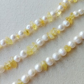 สร้อยข้อมือ ไข่มุกแท้ 8mm หินสีเหลือง Yellow x Pearls Bracelet ไข่มุกทรงกลม ไข่มุกน้ำจืด Tinypearlxoxo N1194