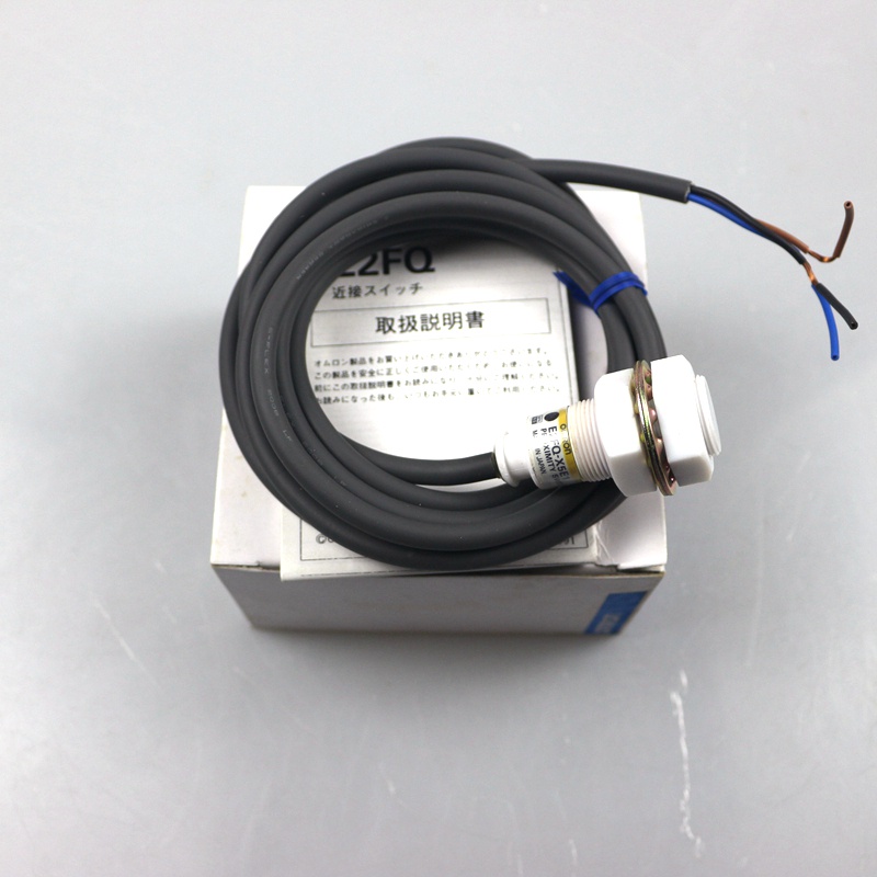 YY ยี่ห้อใหม่เซ็นเซอร์ E2FQ-X5E1E2FQ-X5D1 E2FQ-X2 E2FQ-X10F1 E2F1 X10E1 X10E1 X10E1 X10E1