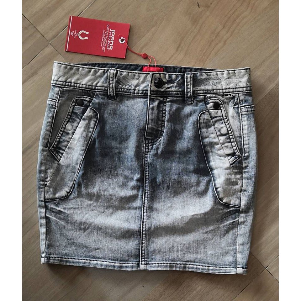 Vero Moda denim skirt  กระโปรงยีนส์ ผ้าดีมากค่ะ เนื้อยีนส์ยืด นิ่มแน่น