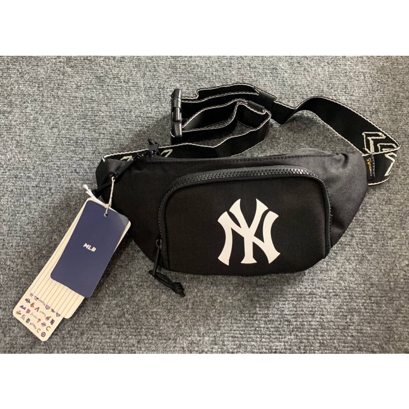 MLB NYแท้💯กระเป๋าคาดอก+คาดเอว สกรีน NYบนกระเป๋างานสวยมากๆสีดำบ้วน