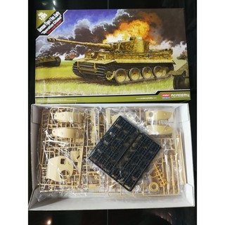 โมเดลประกอบ Academy Model 1/35 AC13509 German Tiger-I Ver. EARLY "Operation Citadel"