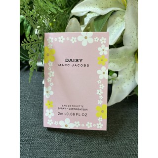 Daisy marc jacob   มินิ vial  • 2ml.  • 1ชิ้น ส่ง 110.- ค่าส่ง30 • ส่ง ยกโหล80.-x 12ชิ้นขึ้นส่งฟรีDaisy marc jacob   มิน