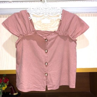 ส่งต่อPink Crop Top with Pearl button ใส่ครั้งเดียว