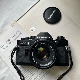 กล้องฟิล์มเปลี่ยนเลนส์ได้ olympus om10 black พร้อมเลนส์ 50mm f1.8