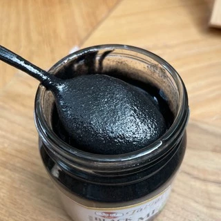 เจ งาดำบด / เนยงาดำ ขนาด 210กรัม (ตราไทไทแบรนด์) Black Sesame Paste รสหวานน้อย น้ำตาล3% LowSugar งาดำบดล้วนๆจนเป็นครีม