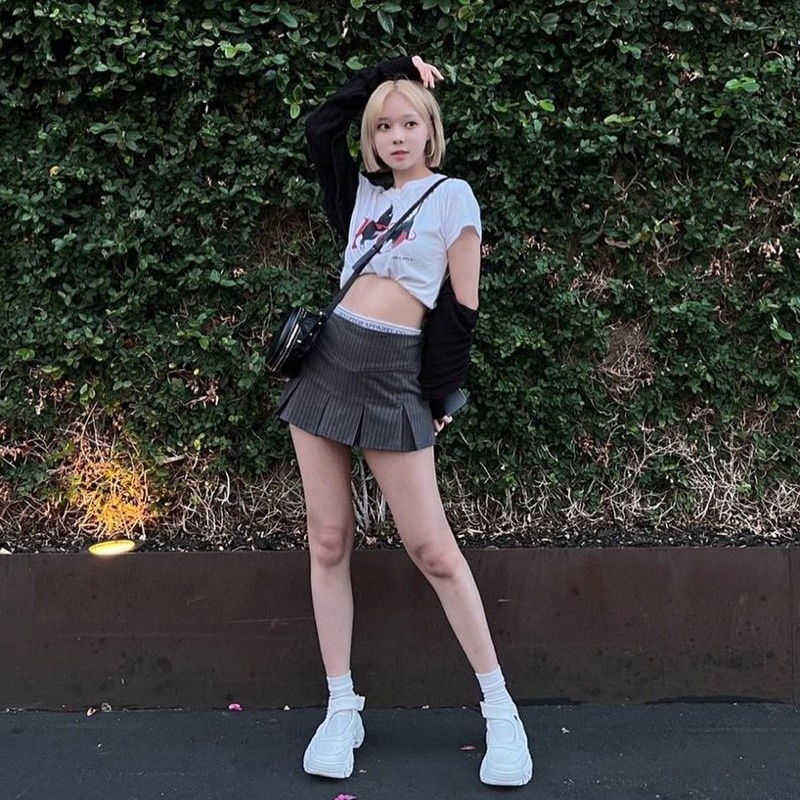 PREORDER - เสื้อครอป the rocket R RO CAT JADORE CROP T-SHIRT แบบน้องหนาว winter วินเทอร์