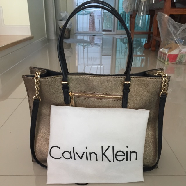 Calvin Klein Ket Item Tote แท้ 100%