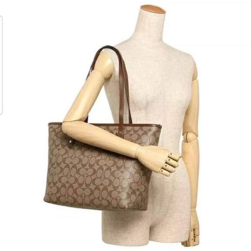 COACH CITY ZIP TOTE IN SIGNATURE COATED CANVAS (COACH F58292)🔻SIZE : 16" (ปากL) x 10 1/2" (H) x 5 1/