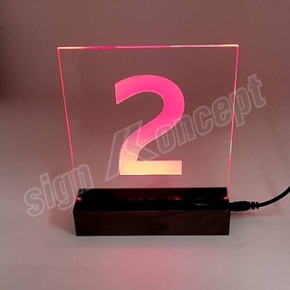 ป้ายอะคริลิคแกะสลักตัวเลขมีไฟ LED แสงสีแดงแบบตั้งโต๊ะ OF-045