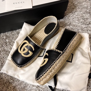 Very new ‼️ G u c c i shoes size 36 สีดำ สภาพสวยมาก ใส่น้อย พื้นสะอาดมากเลยค่ะ น่ารักมากๆค่าคู่นี้ หา