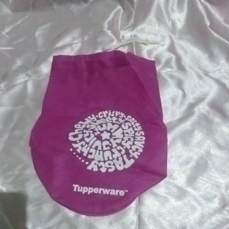TUPPERWARE กระเป๋าทัปเปอร์แวร์ ของแท้ (กระเป๋าทรงกลม) สีชมพู | กระเป๋าใส่กล่องอาหารกลางวัน | กระเป๋าเด็ก ฯลฯ