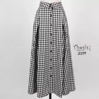 Korea Check Long Skirt กระโปรงเกาหลีลายตารางขาวดำ ช่วงเอวพับเก๋ๆ เอวหลังสมอค ด้านหน้าติดกระดุมเรียงยาว