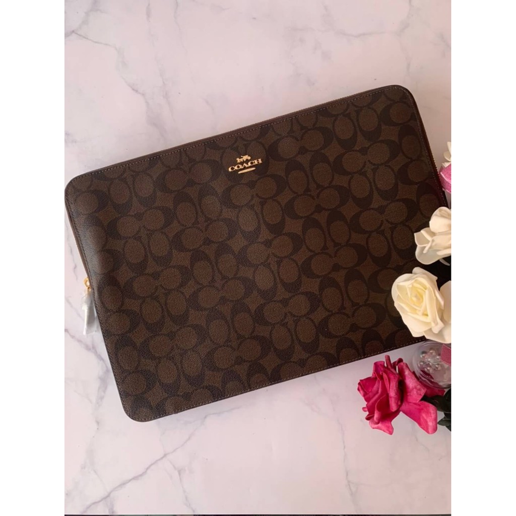 LAPTOP SLEEVE IN SIGNATURE CANVAS (COACH F88040)