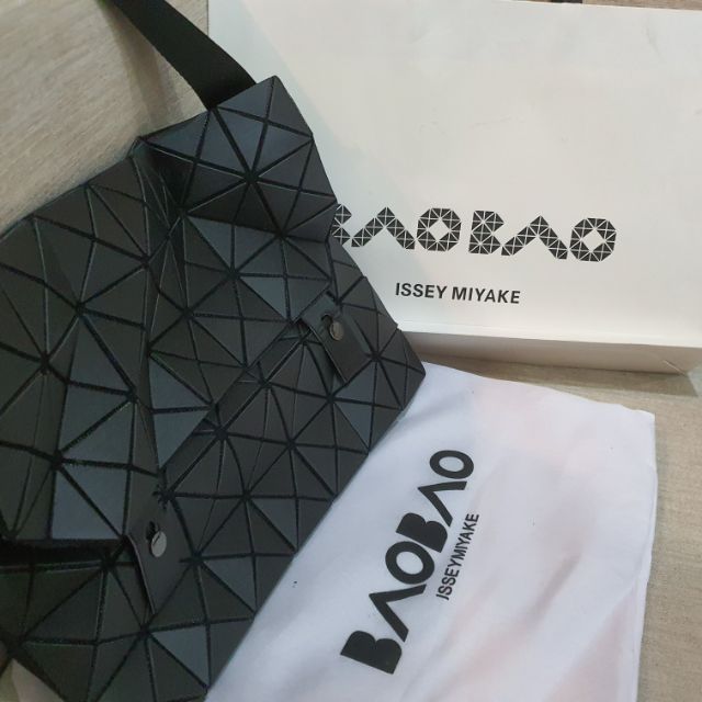 กระเป๋าสะพายข้าง Bao Bao รุ่น Rock Shoulder สีดำด้าน