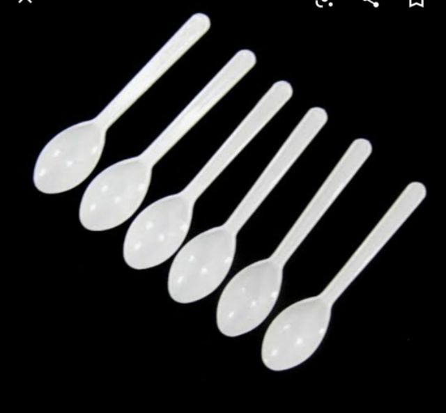 ช้อนพลาสติก สีขาว (ช้อนรีน่า สีขาว) ใช้ตักไอศครีม ขนมหวาน ขนมเค๊ก ดูสะอาดได้ตามต้องการ แพคละ50ชิ้น - รูปที่ 2