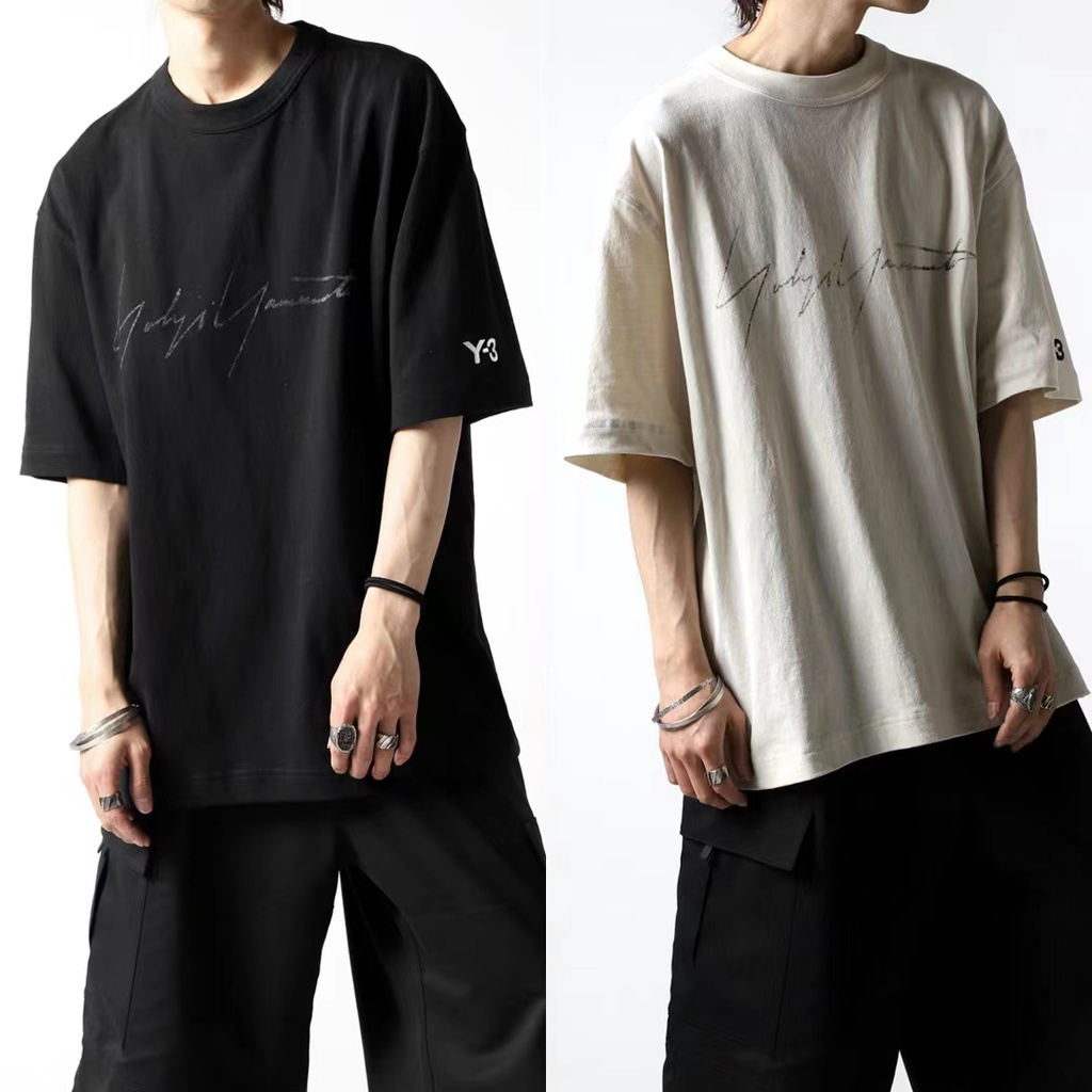 Y-3 Y3 Yamamoto Yohji หน้าอกพิมพ์ลายเซ็นตัวอักษรมาตรฐานขนาดเล็กโลโก้ผู้ชายและผู้หญิงเสื้อยืดคอกลมแขนสั้นน้ํา