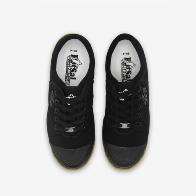 รองเท้านักเรียนBreaker