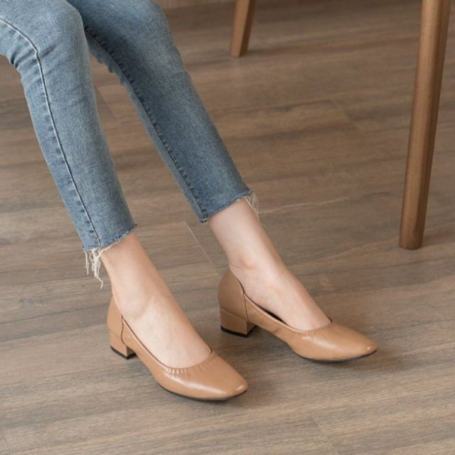 รองเท้า​ส้นสูง​ 1 นิ้ว​ สีน้ำตาล​-นุ่มสบายเพื่อสุขภาพ​ จาก​ momoshoes