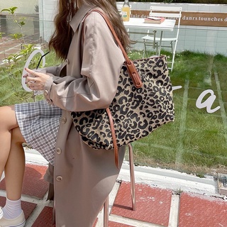 กระเป๋าลายเสือดาวสะพายไหล่ รุ่น Ci008 กระเป๋าสำหรับผู้หญิง Leopard Bag ใบใหญ่ จุของเยอะ  ใส่ A4ได้ (สาย 2 สี ดำ,น้ำตาล)