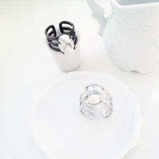 Line polish stone ring