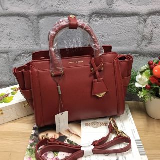 Outlet Charles &amp; Keith Trapeze Bag กระเป๋า