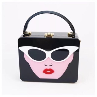 พร้อมส่ง กระเป๋ากล่องชิคมาก ลายแว่น ลายaliceandolivia