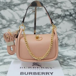 กระเป๋า BURBERRY สวยย