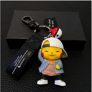 (Keychain) การ์ตูนน่ารัก Pikachu พวงกุญแจรถบุคลิกภาพน่ารักระดับไฮเอนด์ชายและหญิงคู่ที่เรียบง่ายตุ๊กตากระเป๋านักเรียนจี้