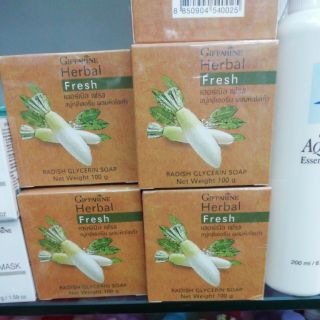 HERBAL​ Fresh สบู่กลีเซอรีน​ ผสมหัวไชเท้า