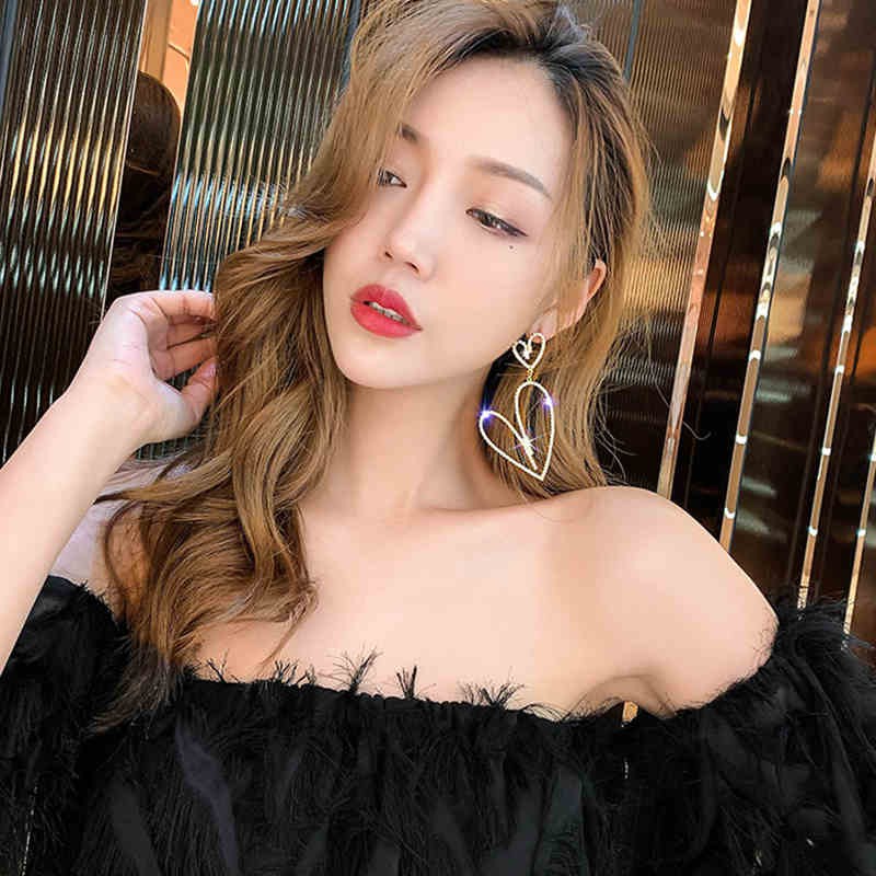 ต่างหูหินประกายหัวใจคู่หรูหรา บาท121