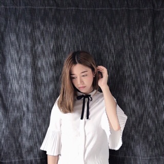 Pleated sleeves shirt