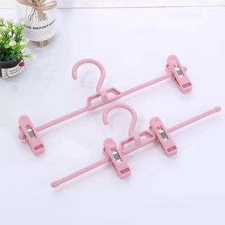 As Well As ไม้แขวนกางเกง กระโปรง แบบหนีบ มี 6 สีให้เลือก สวยหวาน จำหน่ายเป็นแพคละสี แพคละ 5 อัน