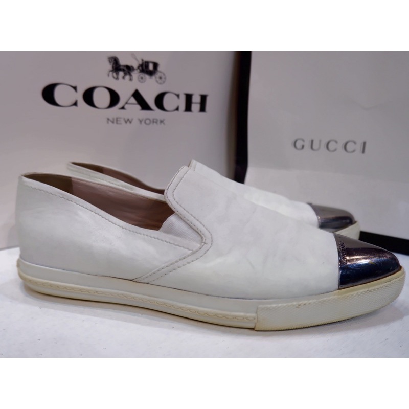 MiuMiu.รองเท้าผู้ชาย