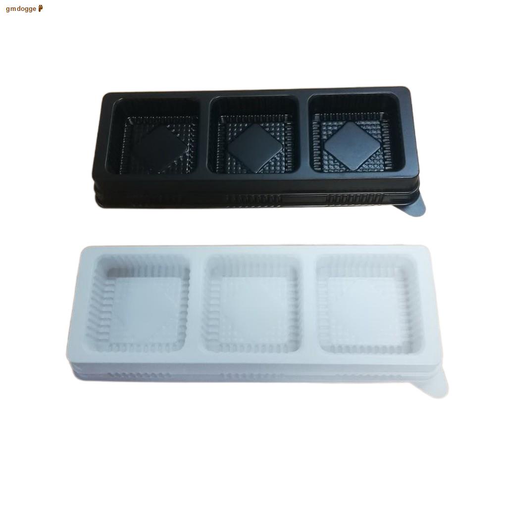 จัดส่งจากประเทศไทยกล่องพลาสติก 3 ช่อง กล่องใส่ขนมเปี๊ยะ กล่องใส่ขนมไดฟุกุ,ใส่ขนมเบเกอรี่ ฐานสีน้ำตาล สีขาว [ แพ็ค 50,100